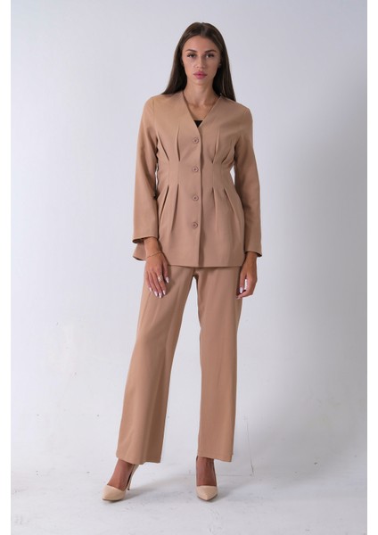Bej Önü 4 Düğme Kapamalı Pantolonlu Takım 4592261.55 fiyatları
