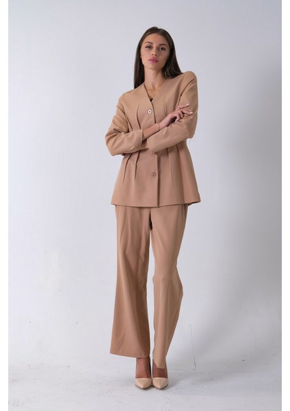 Bej Önü 4 Düğme Kapamalı Pantolonlu Takım 4592261.55 modelleri