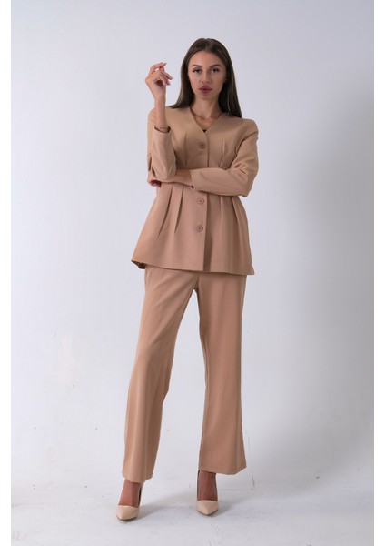 Bej Önü 4 Düğme Kapamalı Pantolonlu Takım 4592261.55 fırsatları
