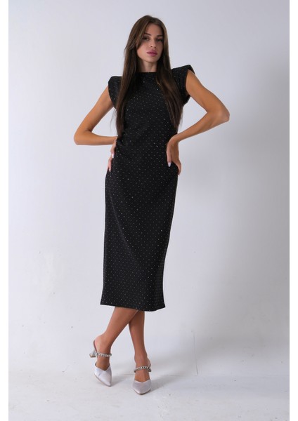 Siyah Büzgülü Üzeri Taş Detaylı Elbise 03050336.01 fırsatları