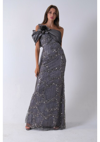 Gri Çiçek Detaylı Pul Boncuk Işlemeli Kuyruklu Abiye 9705650.06 modelleri