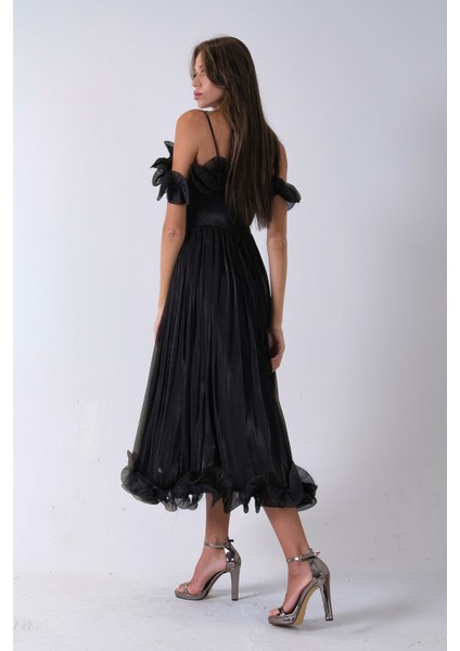 Siyah Göğüs ve Etek Ucu Çiçek Detaylı Abiye Elbise 9705622.01