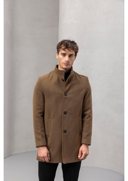 Bertolucci Dik Yaka Fit Kalıp Fileto Cepli Erkek Kaşe Kaban - Camel