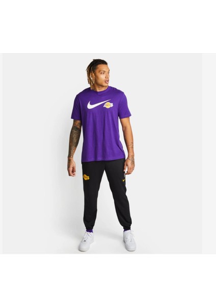 Los Angeles Lakers Swoosh Essential Erkek Mor Nba T-Shirt fırsatları