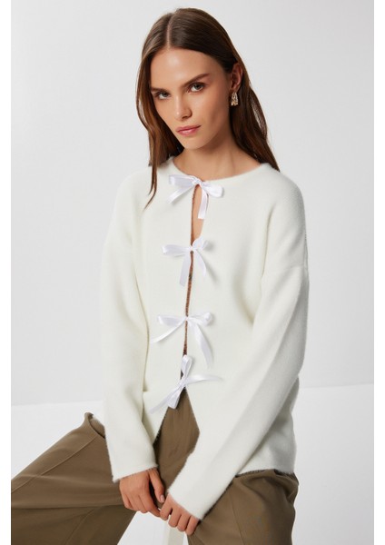 Yün Karışımlı Fiyonklu Hırka LİY0008 Kemik