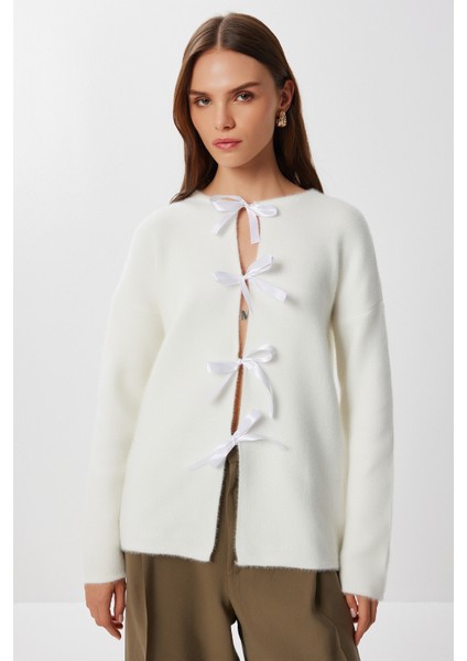 Yün Karışımlı Fiyonklu Hırka LİY0008 Kemik modelleri