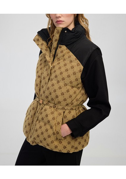 Monogram Jakarlı Kapitone Yelek IW6250012019027 modelleri