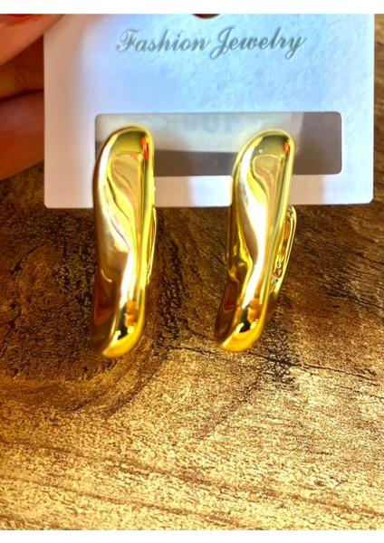 Gold Renk Lüks Gösterişli Figürlü Küpe modelleri