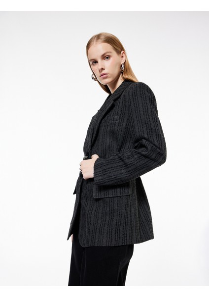 Geniş Yaka Kemerli Düğmeli Cep Detaylı Çizgili Blazer Ceket fiyatları