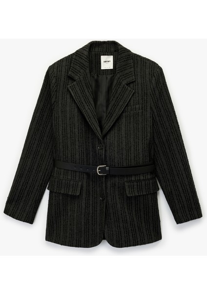 Geniş Yaka Kemerli Düğmeli Cep Detaylı Çizgili Blazer Ceket modelleri