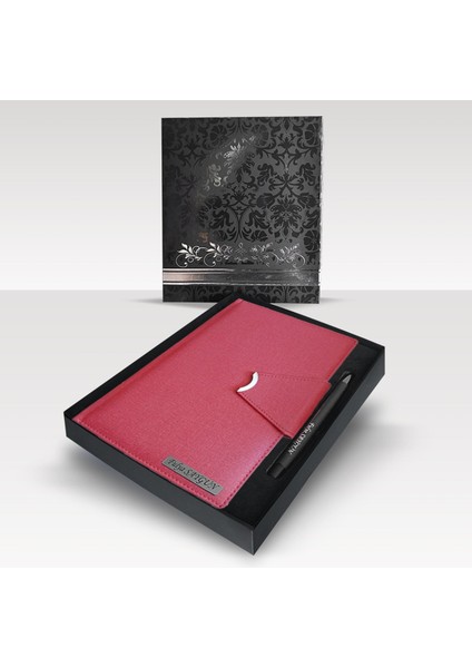 Kişiye Özel Kutulu 2026 Tarihli Ay Model Mıknatıs Kilitli Kırmızı Ajanda ve Kalem Seti