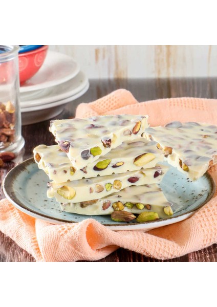 Bayramyeri Kırık Fildişi Antep Fıstıklı Çikolata 300G