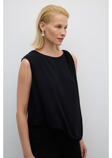 Omuzu Fiyonk Detaylı Kolsuz Bluzan Siyah K2613017_001 modelleri