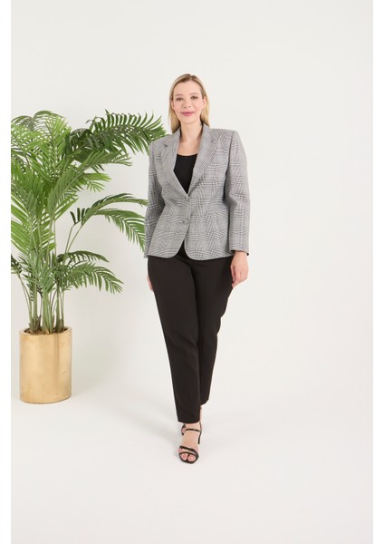 Atelier Kadın Büyük Beden Ekoseli Klasik Ceket indirimleri