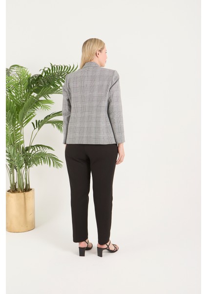 Atelier Kadın Büyük Beden Ekoseli Klasik Ceket