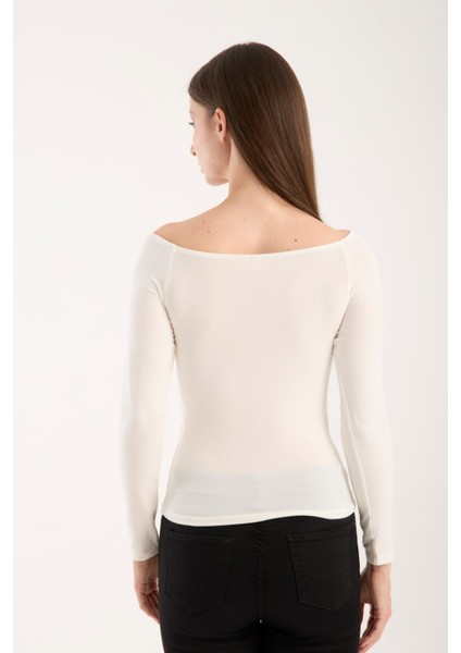 Kadın Uzun Kollu Geniş Yaka Esnek Bluz – Modern ve Zarif 3007 modelleri