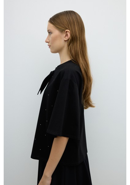 Bisiklet Yaka Fiyonk Taş Baskılı T-Shirt Siyah K2623843_001 fırsatları