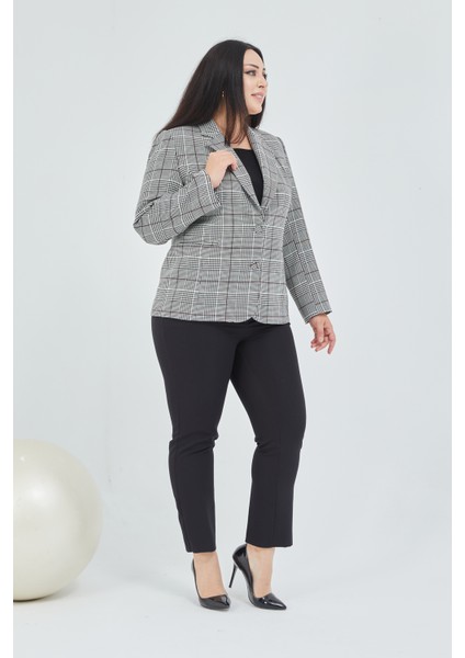 Atelier Kadın Büyük Beden Ekoseli Klasik Ceket
