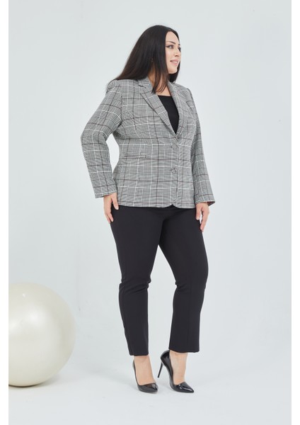 Atelier Kadın Büyük Beden Ekoseli Klasik Ceket