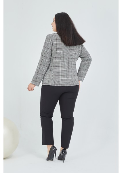 Atelier Kadın Büyük Beden Ekoseli Klasik Ceket