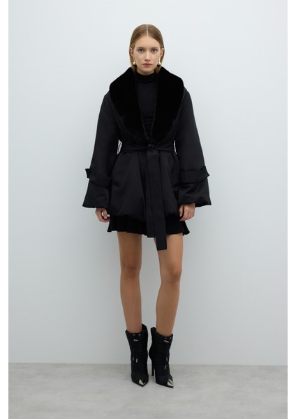 Çıkarılabilir Kürk Yakalı Beli Kuşaklı Elyaf Dolgulu Kap Siyah K2617511_001 modelleri