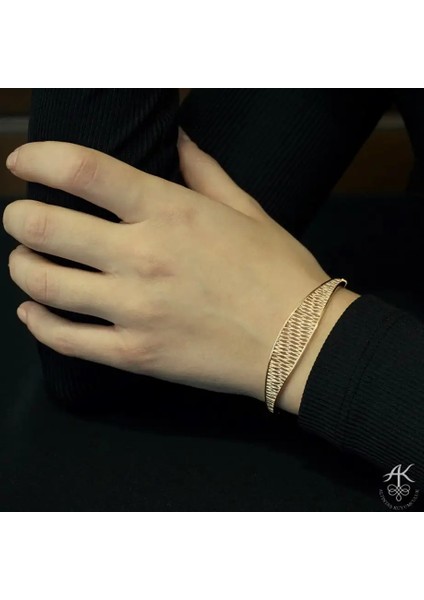 Taşsız Kafes Altın Kelepçe fırsatları