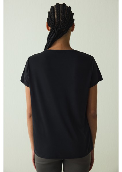 Siyah V Yaka Modal Kısa Kollu Tişört indirimleri