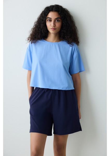 Mavi Sırt Detaylı Tişört