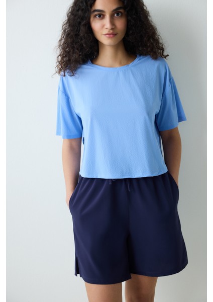 Mavi Sırt Detaylı Tişört