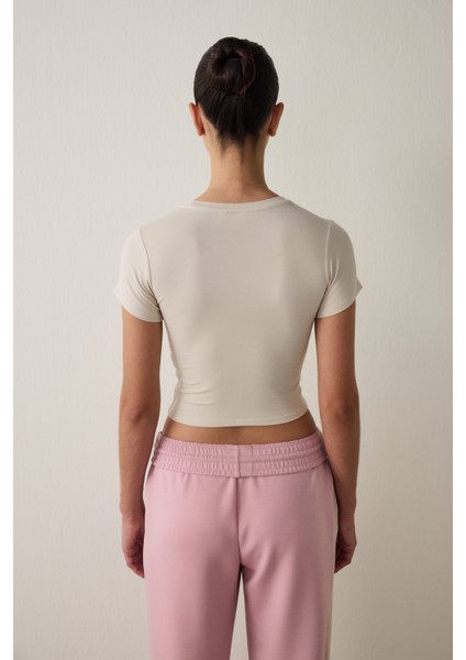 Bej Bisiklet Yaka Kısa Kollu Slim Fit Modal Tişört indirimleri