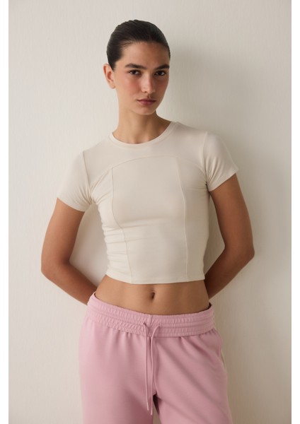 Bej Bisiklet Yaka Kısa Kollu Slim Fit Modal Tişört