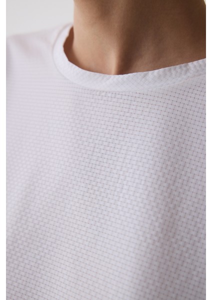 Beyaz Sırt Detaylı Tişört