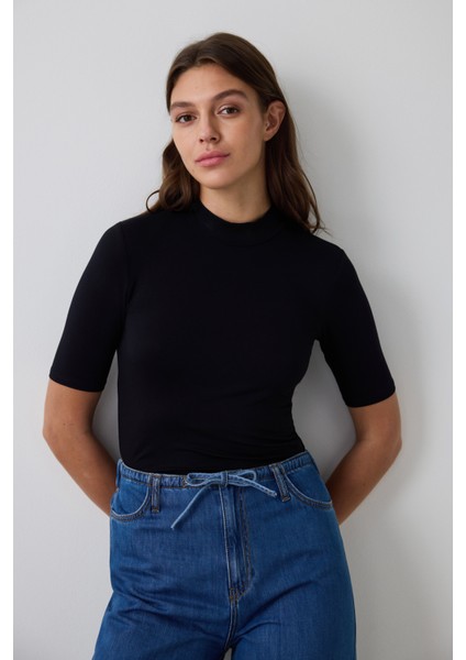 Siyah Yarım Balıkçı Yaka 3/4 Kollu Slim Fit Üst