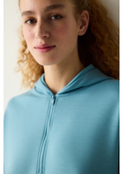 Turkuaz Mavi Yarım Fermuarlı Kapüşonlu Silky Touch Sweatshirt