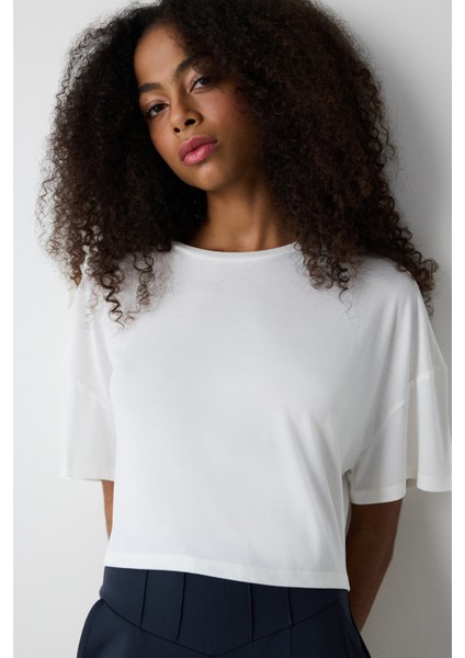 Modal Crop Kırık Beyaz Tişört