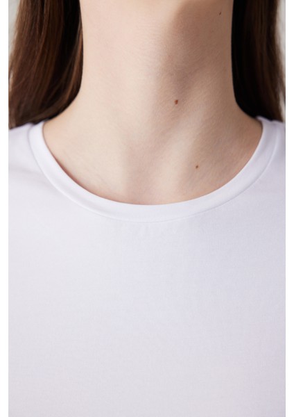 Pamuklu Beyaz Kısa Kollu Basic Tişört