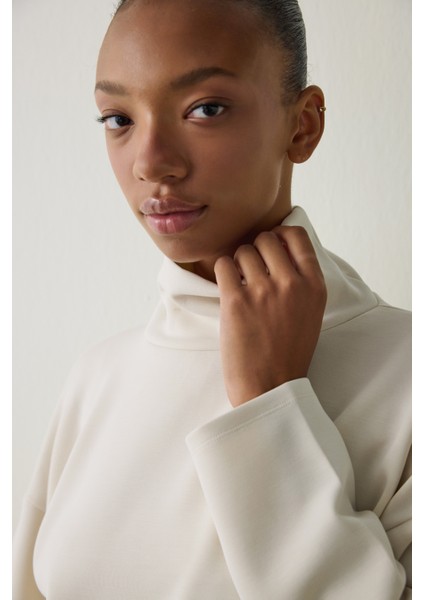 Bej Balıkçı Yaka Uzun Kollu Modal Üst