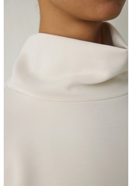 Bej Balıkçı Yaka Uzun Kollu Modal Üst indirimleri