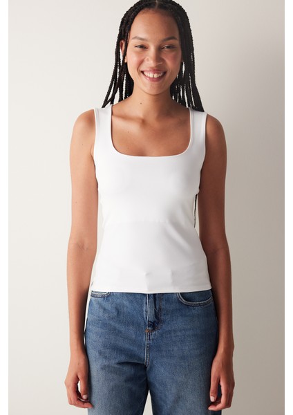 Kare Yaka Beyaz Üst