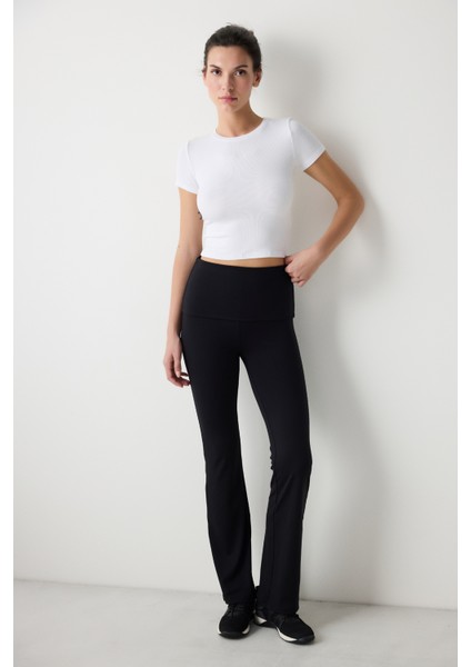 Beyaz Bisiklet Yaka Slim Fit Tişört