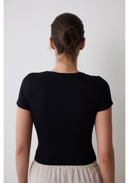 Siyah Bisiklet Yaka Slim Fit Tişört