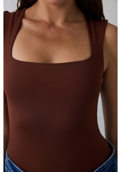 Kapuçino Kare Yaka Kalın Askılı Slim Fit Body