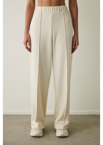 Bej Nervürlü Yüksek Bel Geniş Paça Jogger Eşofman Altı