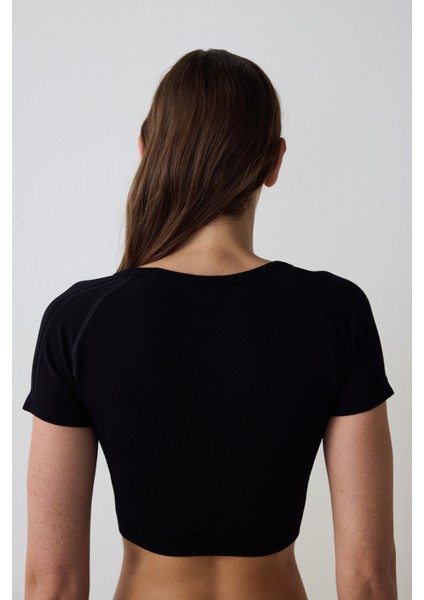 Siyah Dikişsiz Slim Fit Kısa Kollu Crop Spor Üst modelleri