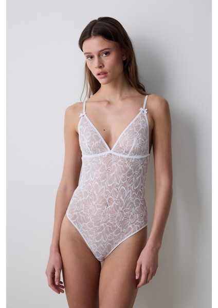 Kırık Beyaz Çiçekli Dantel Aksesuar Detaylı Balensiz Gelin Bodysuit