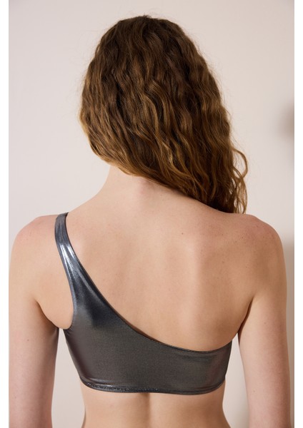 Faylinn Tek Omuz Parlak Gümüş Rengi Bikini Üstü - Gamze Erçel Koleksiyonu