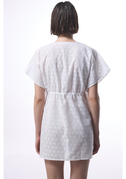 Kırık Beyaz Brode Kaftan