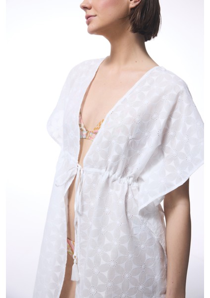 Kırık Beyaz Brode Kaftan