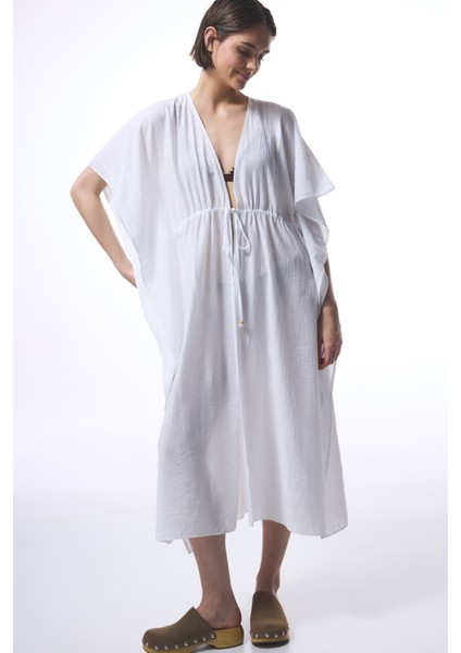 Beyaz Çiçekli Bağlama Detaylı Kimono modelleri