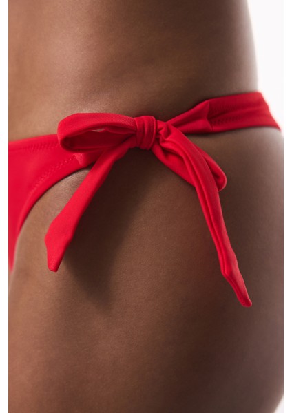 Kırmızı String Düşük Bel Bikini Altı